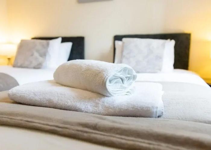 Velvet 1-bedroom Apartment With Balcony, Hoddesdon