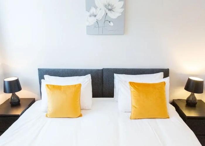 Velvet 2-bedroom Apartment, Brewery Road, Hoddesdon