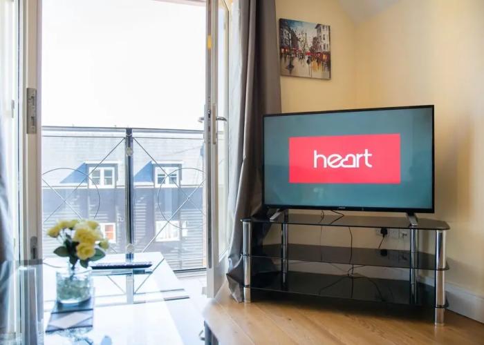 Velvet 1-bedroom Penthouse, Clockhouse, Hoddesdon