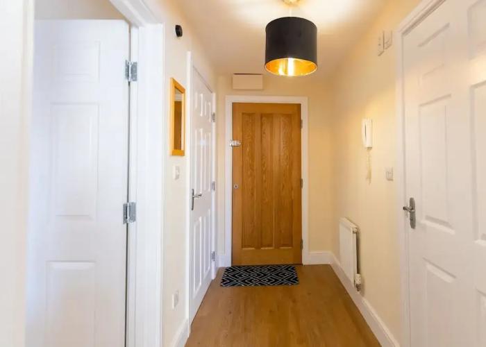 Velvet 1-bedroom Penthouse, Clockhouse, Hoddesdon