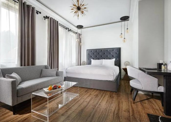 Mount Alverno Luxury Resorts