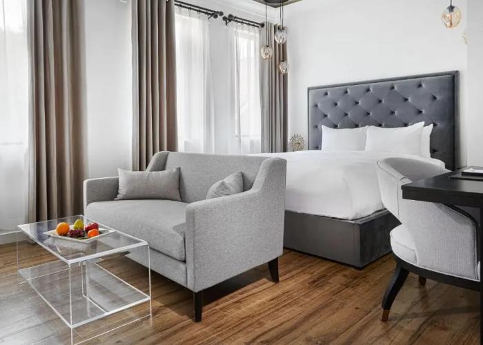 Mount Alverno Luxury Resorts