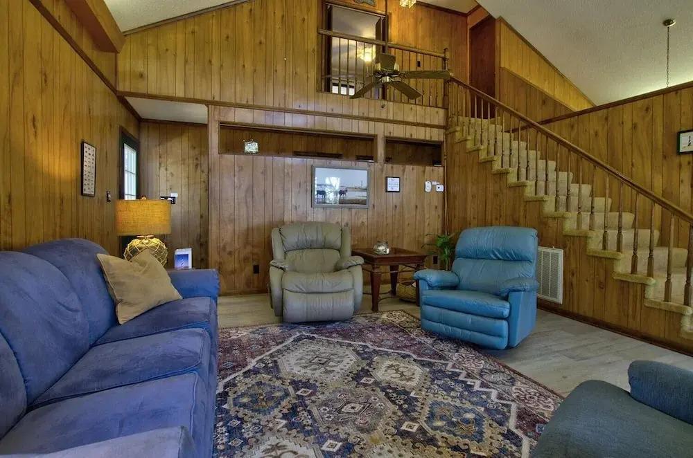 Core Sound Lodge 3 Bedroom Home by RedAwning