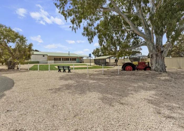 Costello Hotels - Moonta Bay Cabins