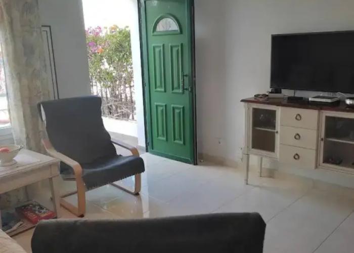 Marina Apartment With Garden by El Sirocco