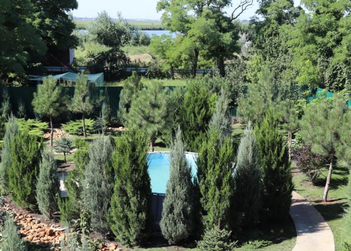 Shale Pinebrook Kruglogodichno Utopayuschiy V Zeleni S Sezonnym Basseynom Dlya Semeynogo Otdykha U Reki Don Private House