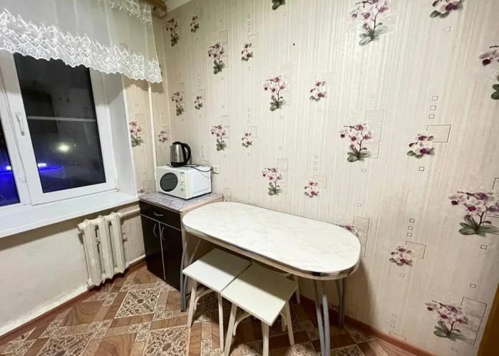 Pri Vyezde V Goroda Flat