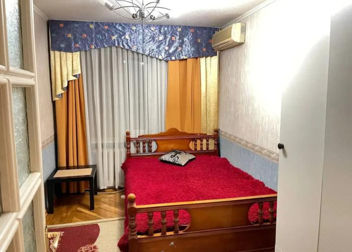 V Samom Tsentre Flat