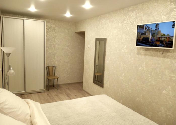 Oktyabryskaya 123 Tsentr Flat