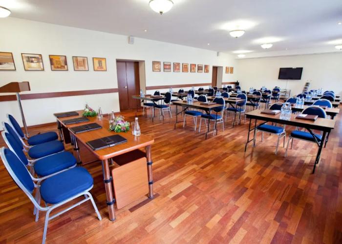 40-i Meridian Yaht-Klub Hotel