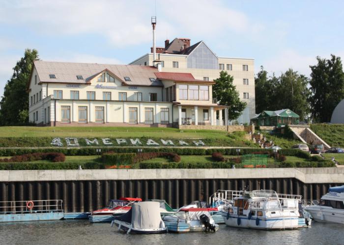 40-i Meridian Yaht-Klub Hotel