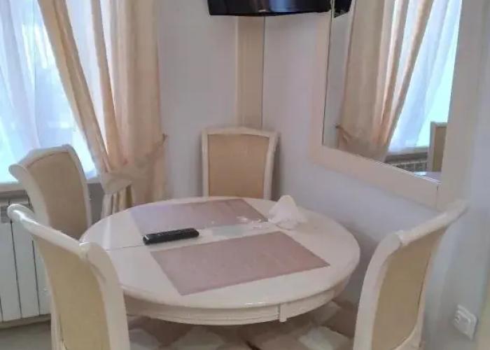 Na Naberezhnoj 1 Apartment