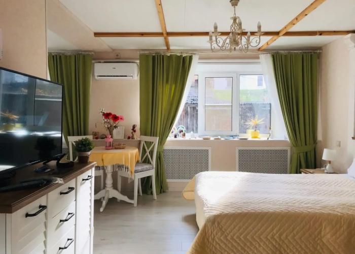 Na Lunacharskogo 18 Studio Flat