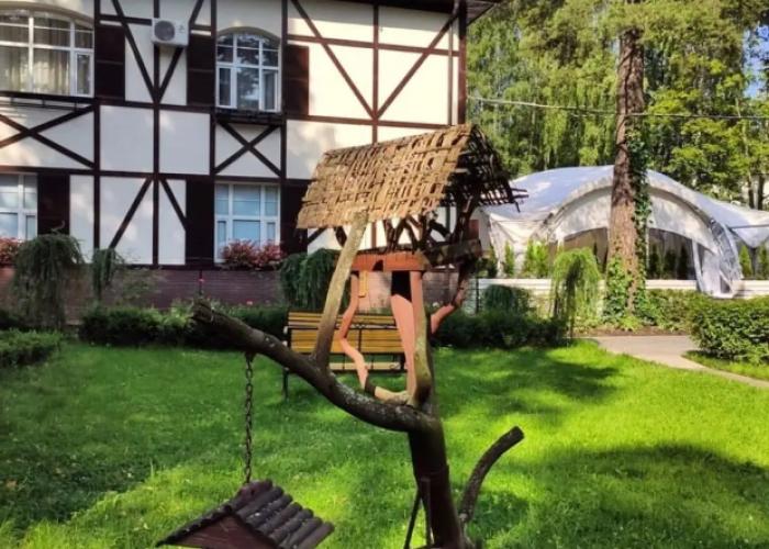 Pushkino Art Hotel