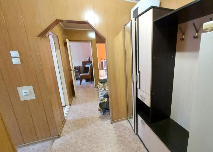 Tryokhkomnatnaya Prostornay (vmectimost do 11 chel.) S Izolirovannymi Komnatami V Tsentre Goroda Flat