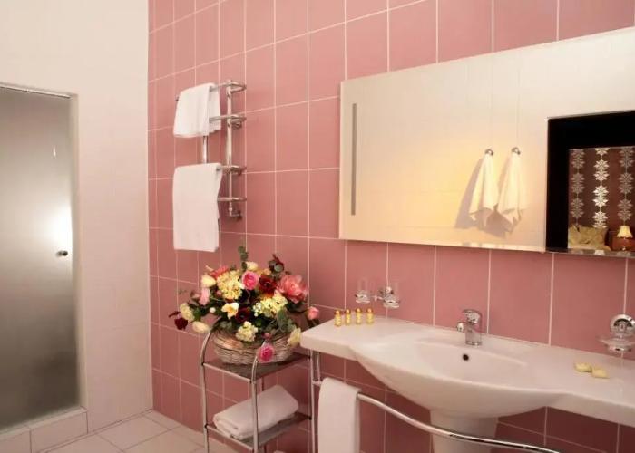 Kristall Hotel