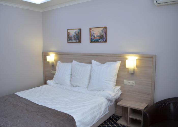 Apriori Hotel