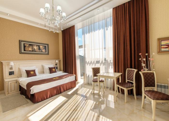 Cascade Hotel