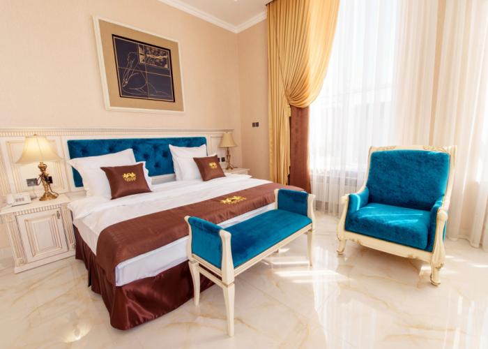 Cascade Hotel