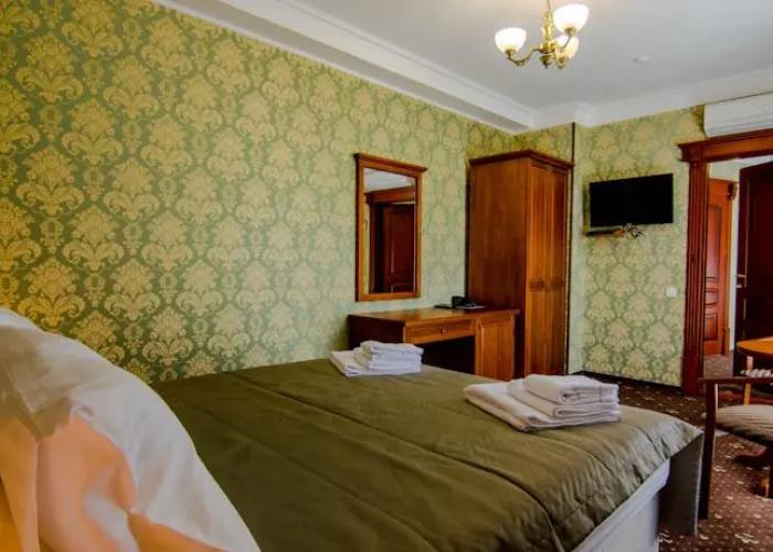 Ritsk Hotel