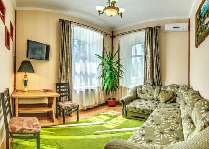 Kryim Hotel