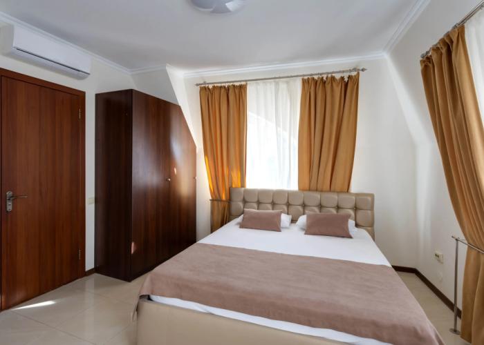 Irina Guest House