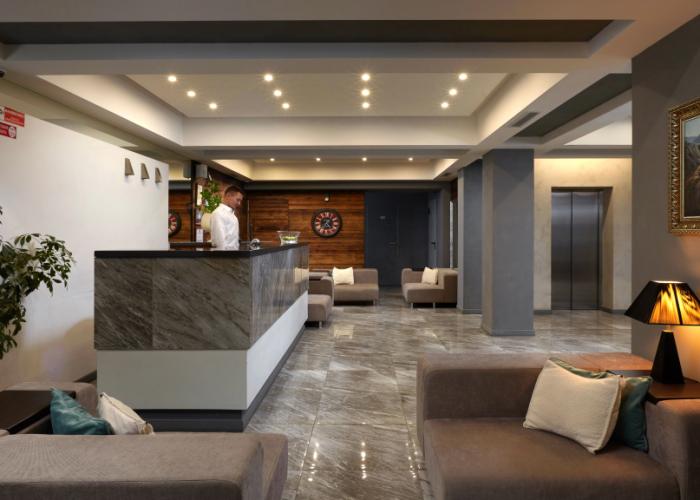 Petr Hotel