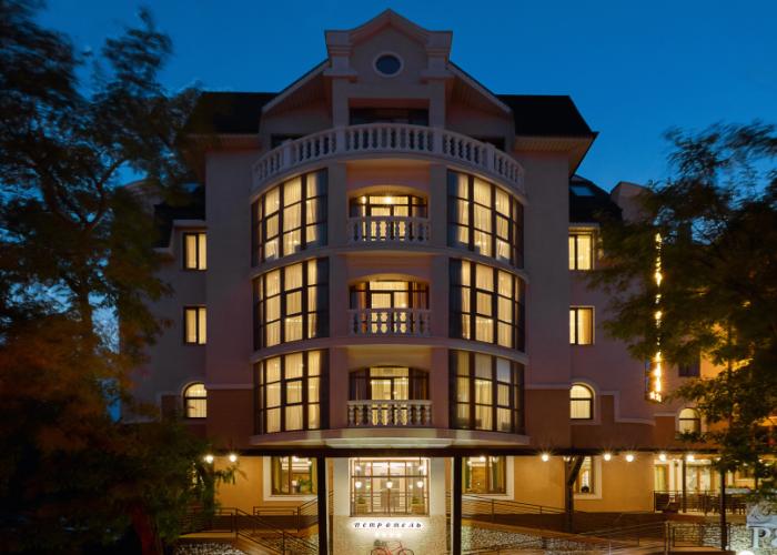 Petr Hotel