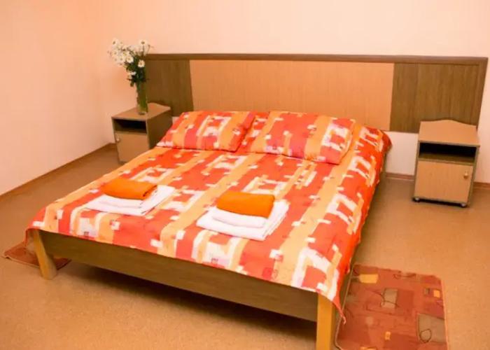 Sea Land Hotel