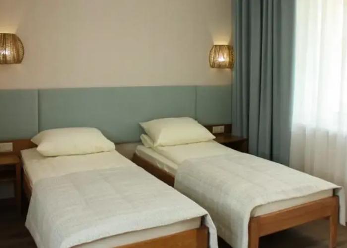 Sea Land Hotel