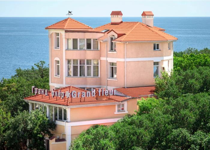 Grand Fleur Guest House