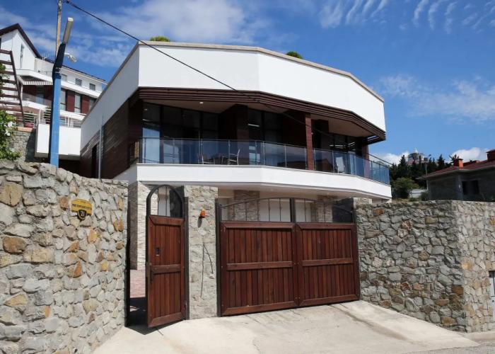 Vostok-Zapad Guest House