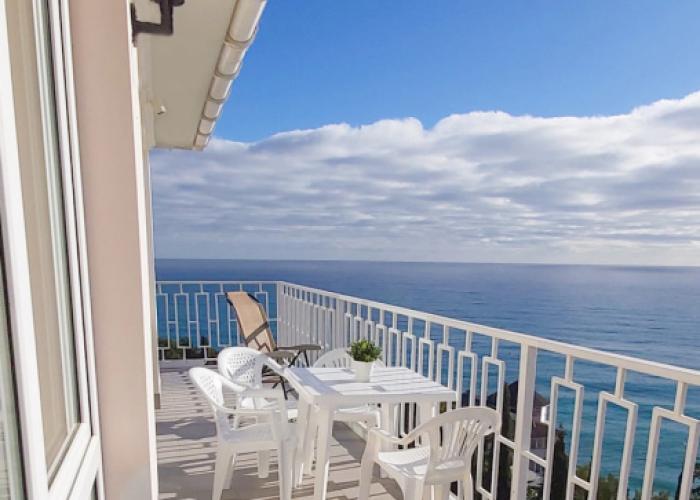 Ellada Hotel