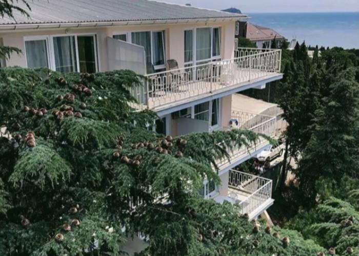 Ellada Hotel