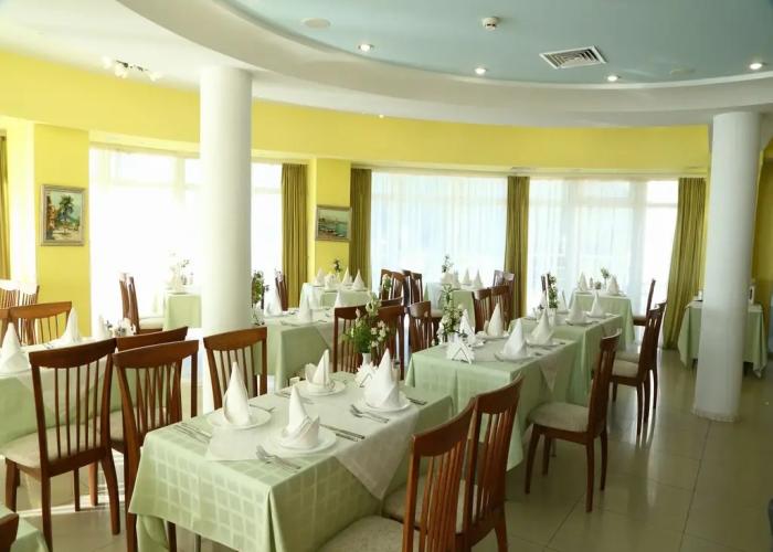 Mazhestik Hotel