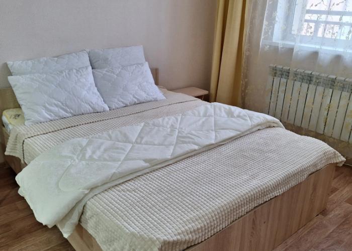U Aeroporta Tolmachevo Flat