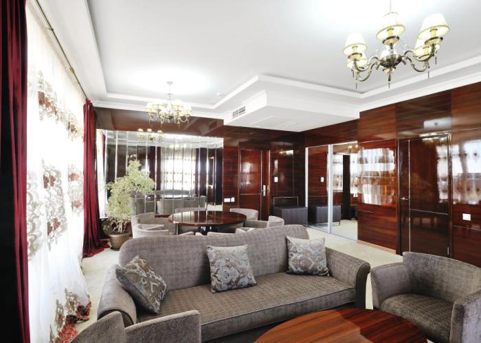 Royal Riz Hotel