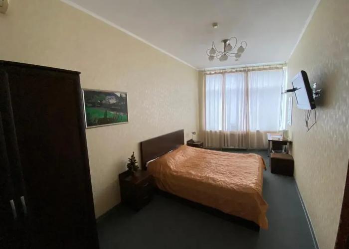 R House Mini-Hotel