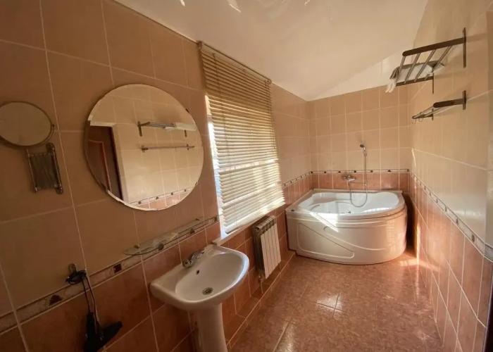 R House Mini-Hotel