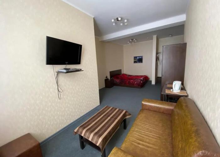 R House Mini-Hotel