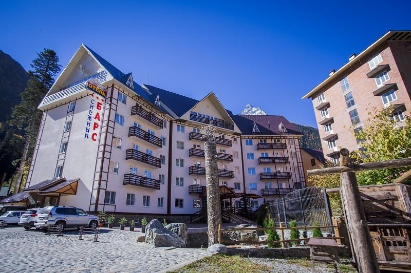 Snezhny bars Hotel