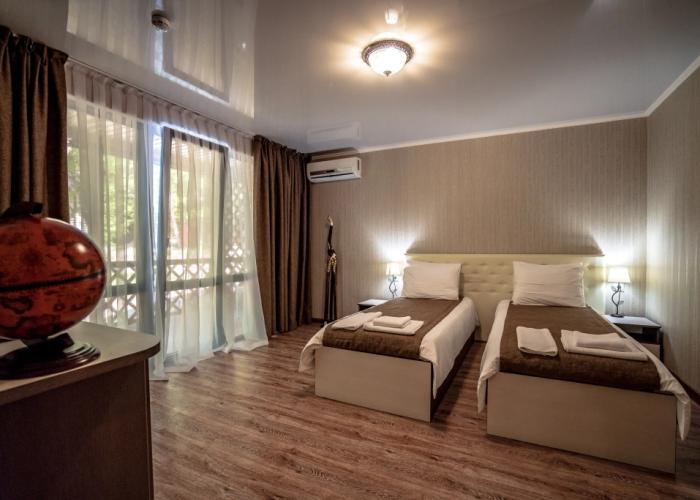 Green Wood Mini-Hotel