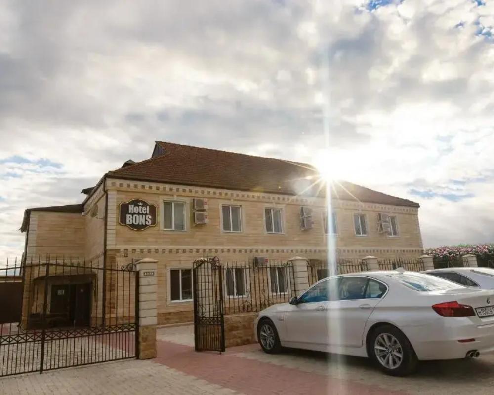 Bons Hotel