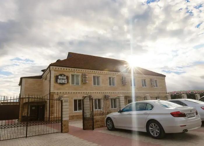 Bons Hotel