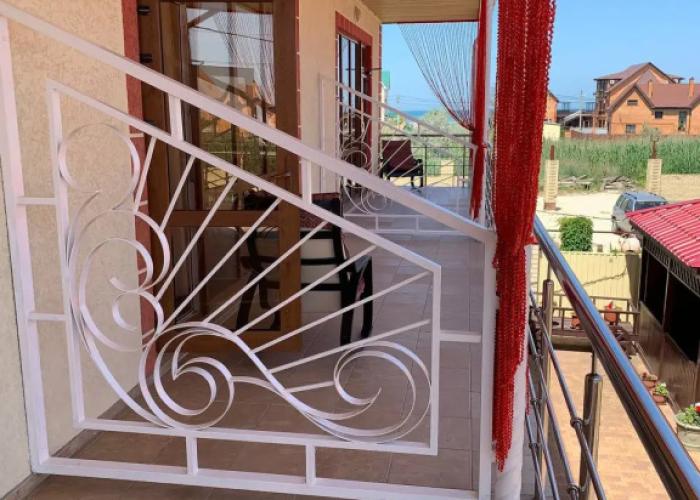 Villa Yelena Peresyp Guest House