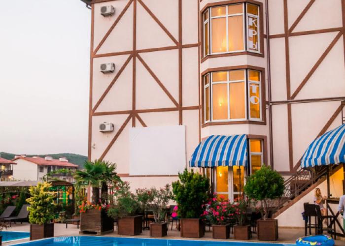 Bonzhur Hotel