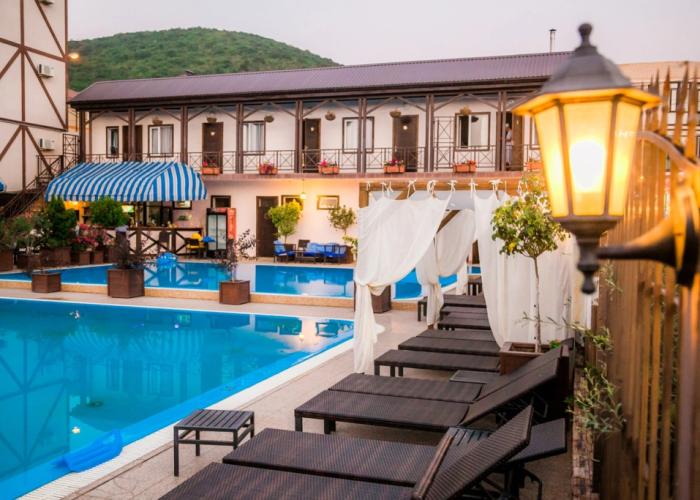 Bonzhur Hotel