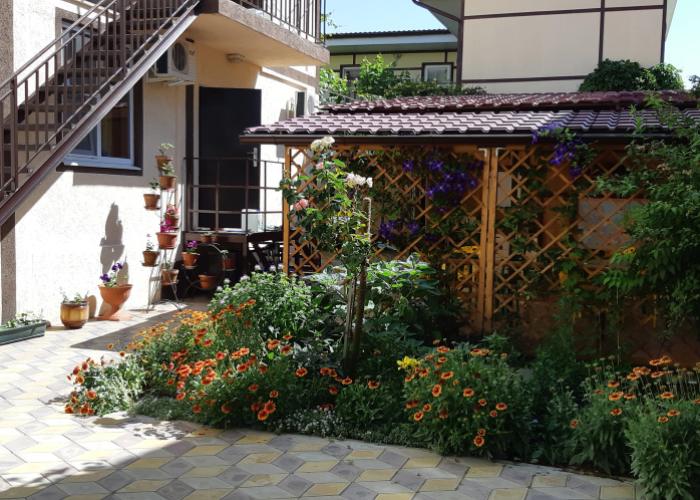 Duet Guest House