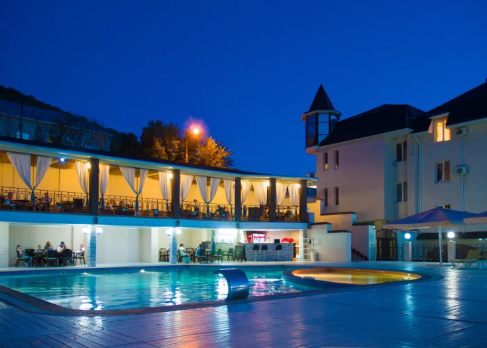 Delmont Hotel