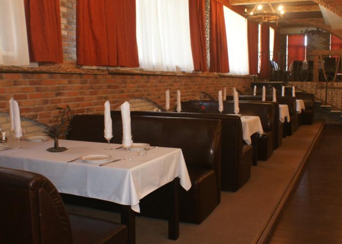 Delmont Hotel